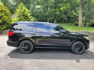 Used 2021 Lincoln Navigator Reserve image 1