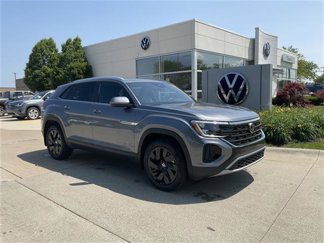 New 2025 Volkswagen Atlas Cross Sport SE image 1