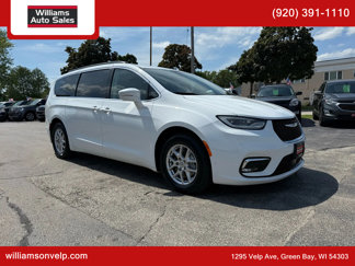 Used 2022 Chrysler Pacifica Touring-L image 1