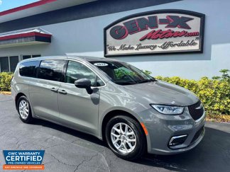Used 2023 Chrysler Pacifica Touring-L image 1