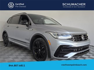 Certified 2022 Volkswagen Tiguan SE R-Line image 1