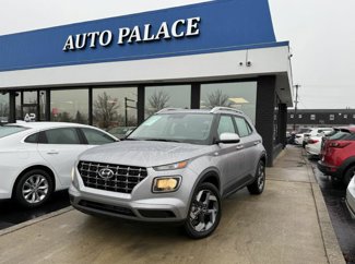 Used 2024 Hyundai Venue SEL image 1