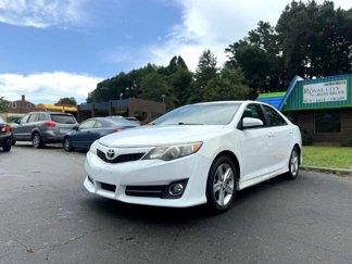 Used 2014 Toyota Camry SE image 1