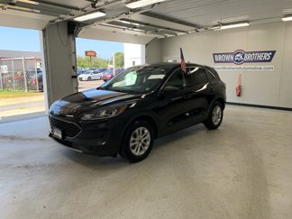 Used 2022 Ford Escape SE image 1