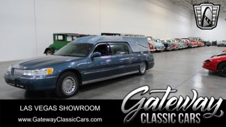 Used 2001 Lincoln Town Car Executive video 1