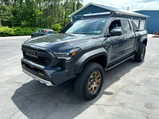 Used 2024 Toyota Tacoma Trailhunter image 1