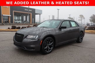 New 2023 Chrysler 300 Touring w/ Sport Appearance Package image 1