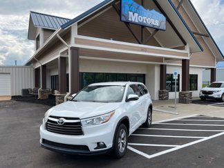 Used 2016 Toyota Highlander LE image 1