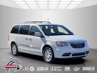 Used 2013 Chrysler Town & Country Touring image 1