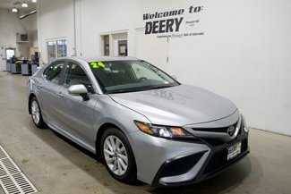 Used 2024 Toyota Camry SE image 1