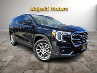 Used 2024 GMC Terrain SLT image 1