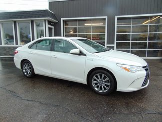 Used 2015 Toyota Camry Hybrid image 1