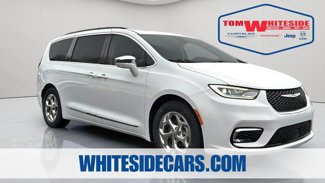 Used 2022 Chrysler Pacifica Limited image 1