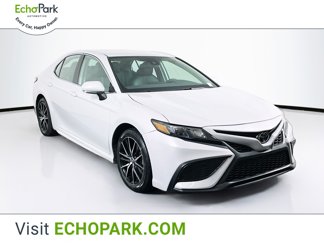 Used 2024 Toyota Camry SE image 1