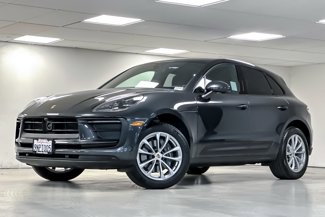 Used 2024 Porsche Macan image 1