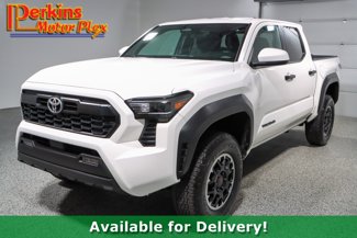 Used 2024 Toyota Tacoma TRD Off-Road image 1