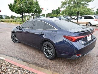 Used 2021 Toyota Avalon XSE video 4