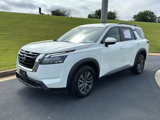 Used 2023 Nissan Pathfinder SV image 1