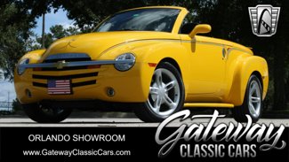 Used 2005 Chevrolet SSR w/ Preferred Equipment Group image 1