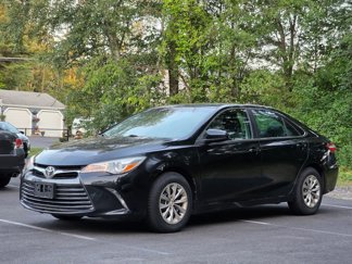Used 2015 Toyota Camry LE image 1