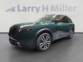 New 2025 Nissan Pathfinder Platinum image 1