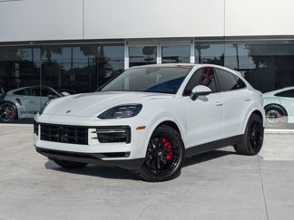 Used 2024 Porsche Cayenne S image 1