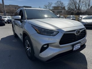 Used 2022 Toyota Highlander XLE image 1