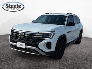 New 2025 Volkswagen Atlas Peak Edition SE image 1