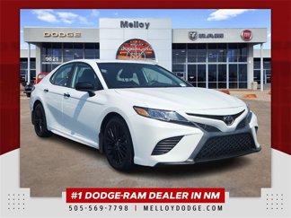 Used 2020 Toyota Camry SE image 1
