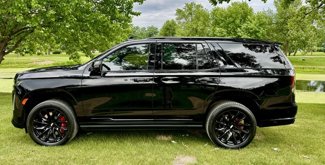 Used 2022 Cadillac Escalade Sport Platinum w/ LPO, ONYX Package image 1