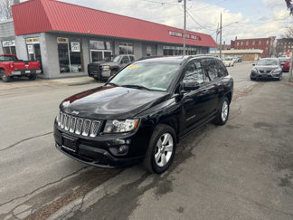 Used 2017 Jeep Compass Latitude image 1