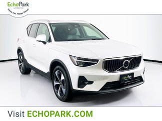 Used 2025 Volvo XC40 B5 Plus image 1
