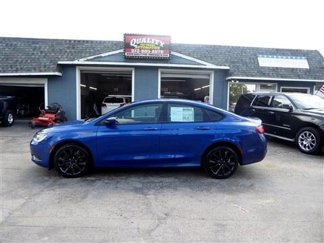 Used 2015 Chrysler 200 S image 1