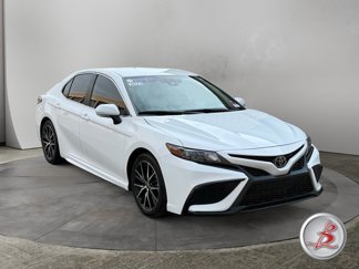 Used 2023 Toyota Camry SE image 1