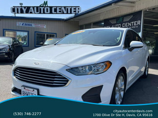Used 2019 Ford Fusion SE image 1