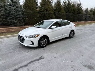 Used 2017 Hyundai Elantra SE image 1