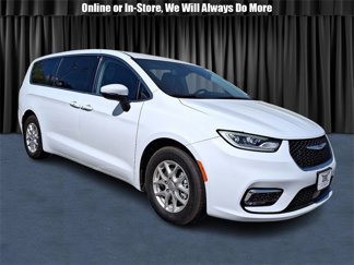 Certified 2023 Chrysler Pacifica Touring-L image 1