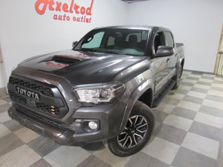 Used 2022 Toyota Tacoma TRD Sport image 1
