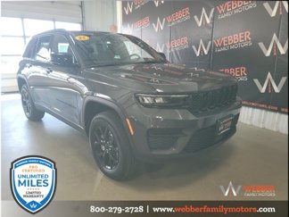 New 2025 Jeep Grand Cherokee Altitude image 1