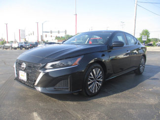 Used 2023 Nissan Altima 2.5 SV image 1