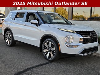 New 2025 Mitsubishi Outlander SE image 1