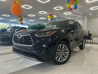 Used 2023 Toyota Highlander Platinum image 1