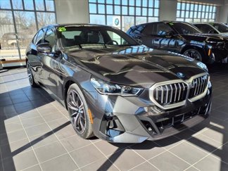 New 2025 BMW 550e xDrive w/ Premium Package image 1