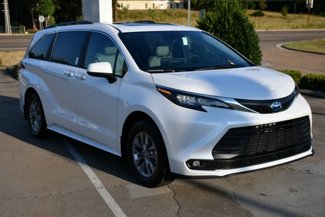 New 2025 Toyota Sienna XLE image 1