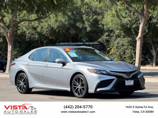 Used 2022 Toyota Camry SE image 1
