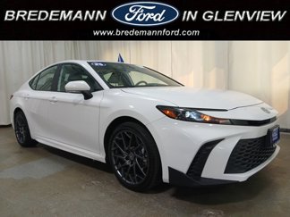 Used 2025 Toyota Camry SE image 1