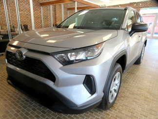 Used 2021 Toyota RAV4 LE image 1