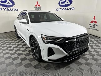 Used 2024 Audi Q8 e-tron Premium Plus w/ Premium Plus Package image 1