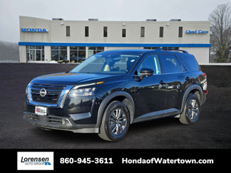Used 2024 Nissan Pathfinder SV image 1