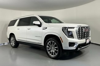 Used 2025 GMC Yukon XL Denali w/ Denali Reserve Package image 1